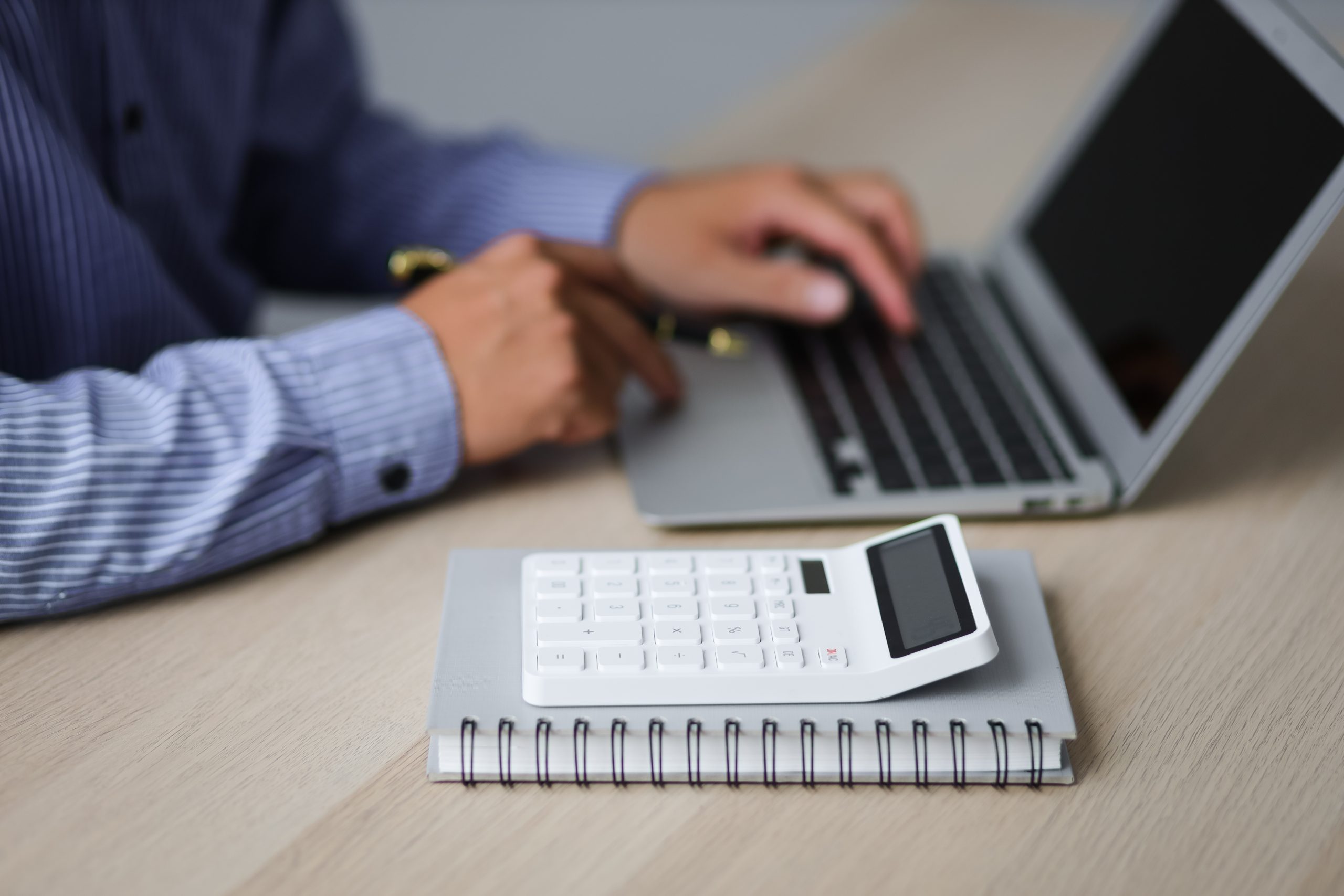 Cómo facturar sin ser autónomo